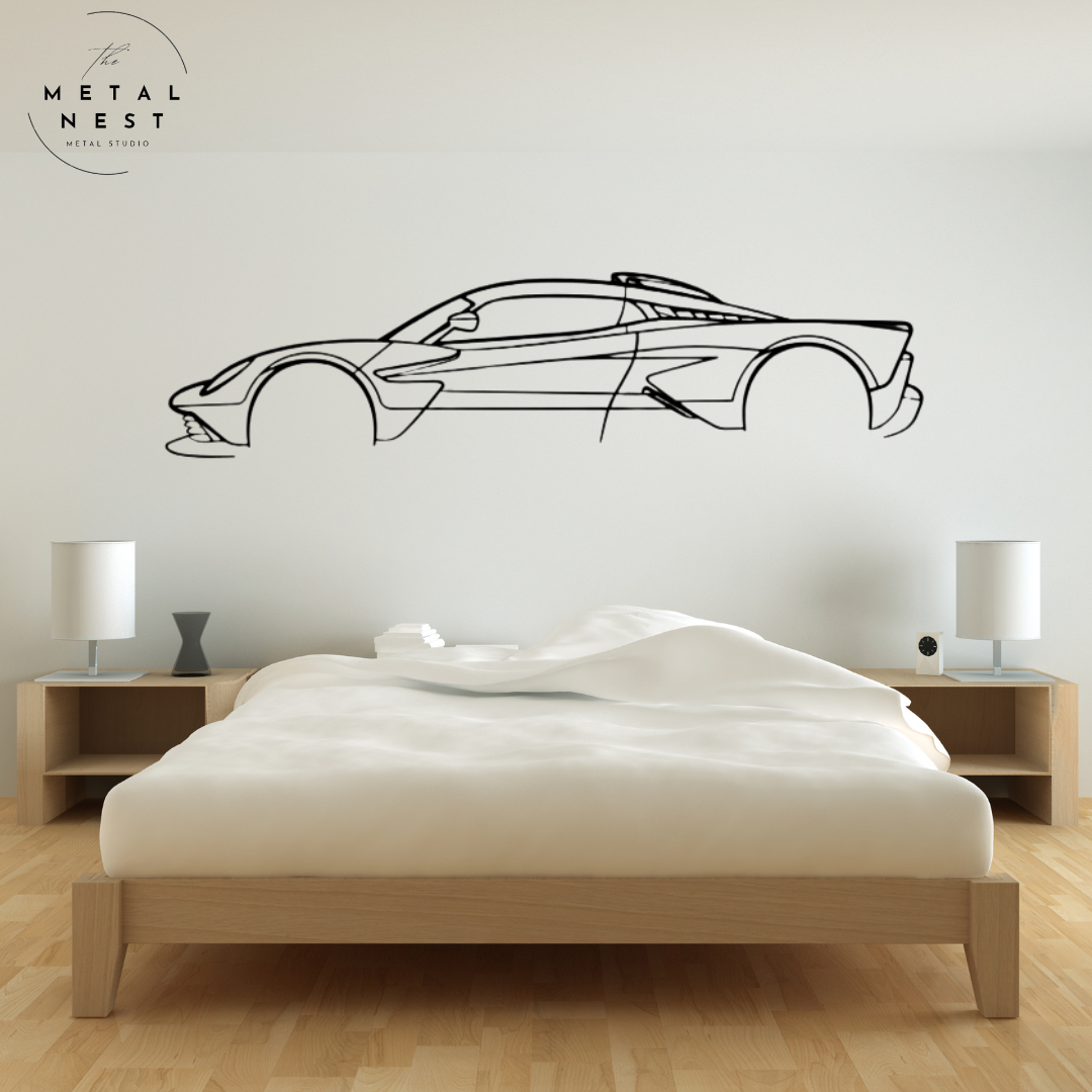 استون مارتن فالهالا