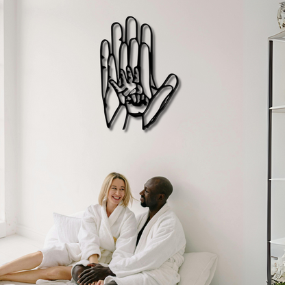 تصميم يد العائلة