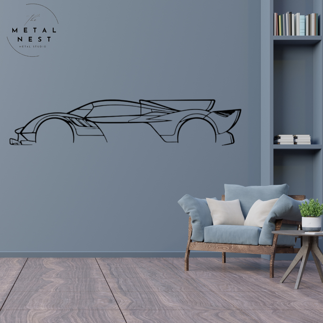 استون مارتن فالكيري AMR PRO