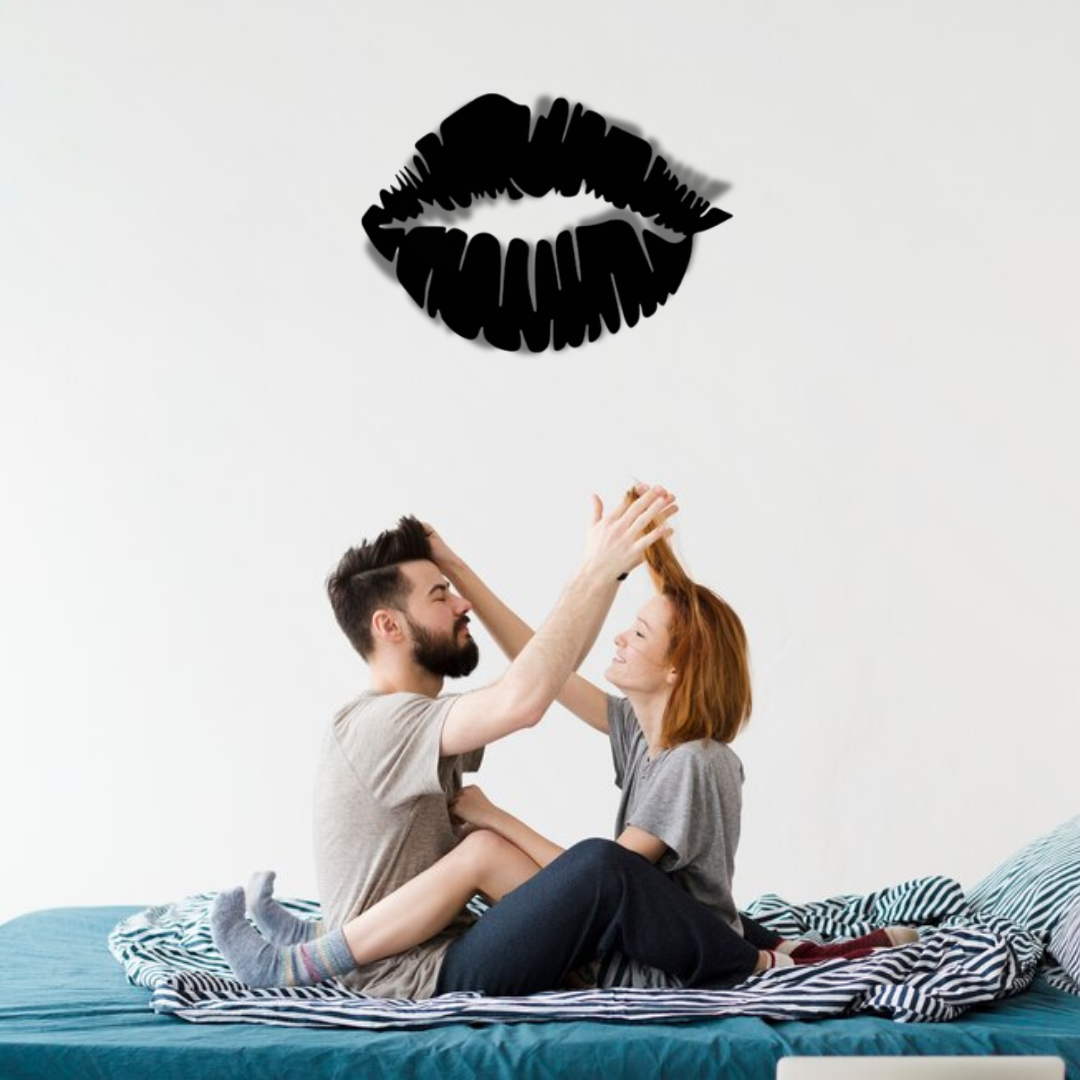 لوحة فنية جدارية عن القبلة